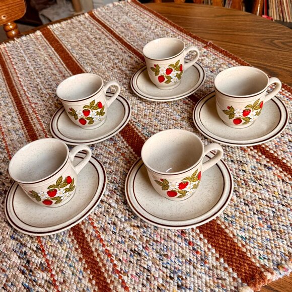 Vintage MCM 10 Piece Regency Designer Strawberry Stoneware Tea Set - Perfect for - Picture 3 of 8